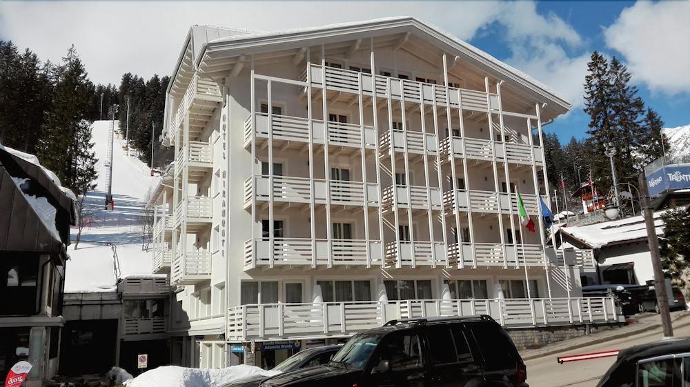 Hotel Miramonti Madonna di Campiglio Exterior photo