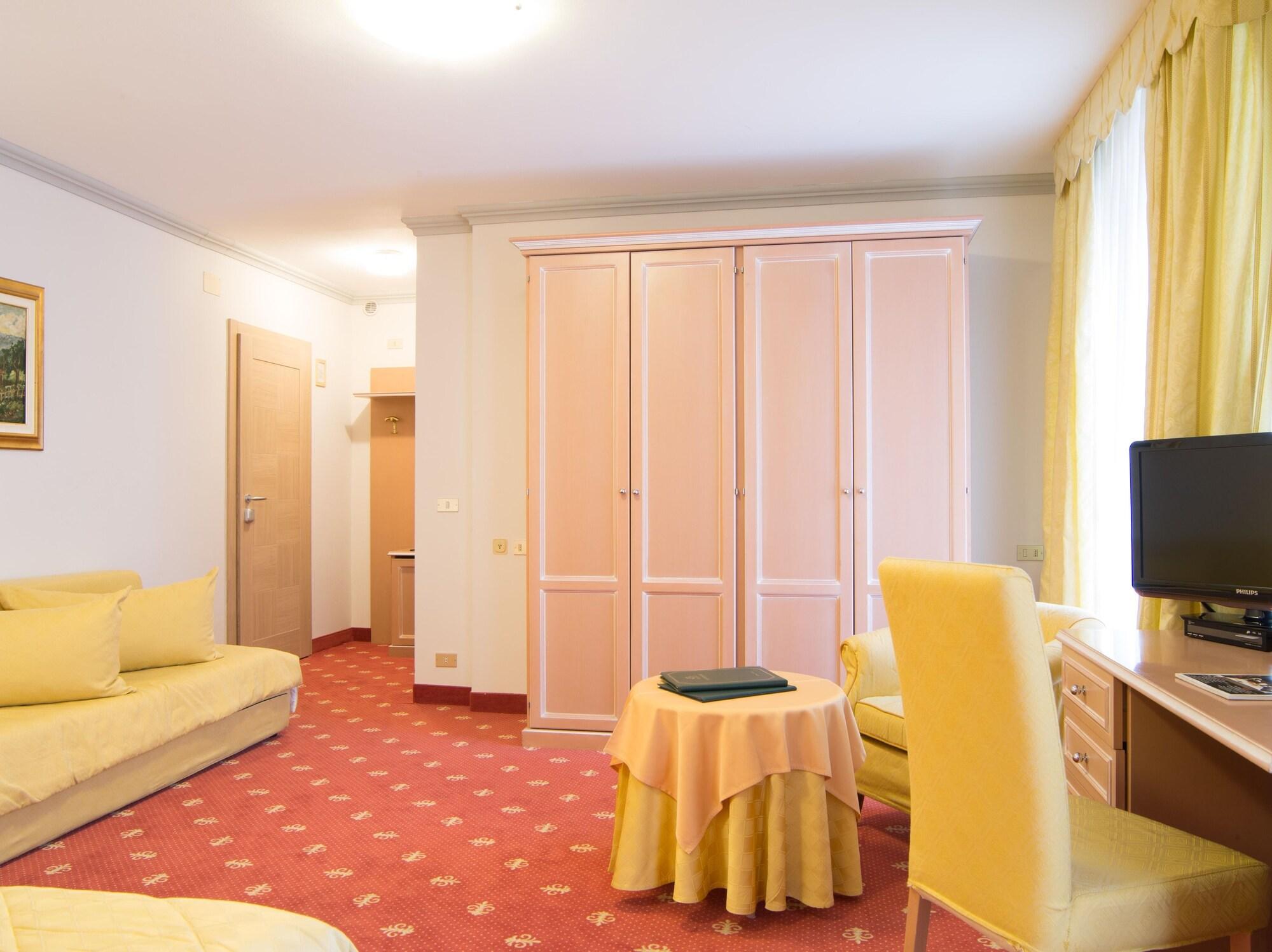 Hotel Miramonti Madonna di Campiglio Exterior photo