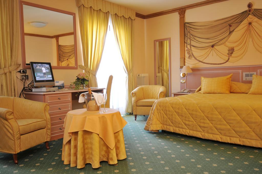 Hotel Miramonti Madonna di Campiglio Exterior photo