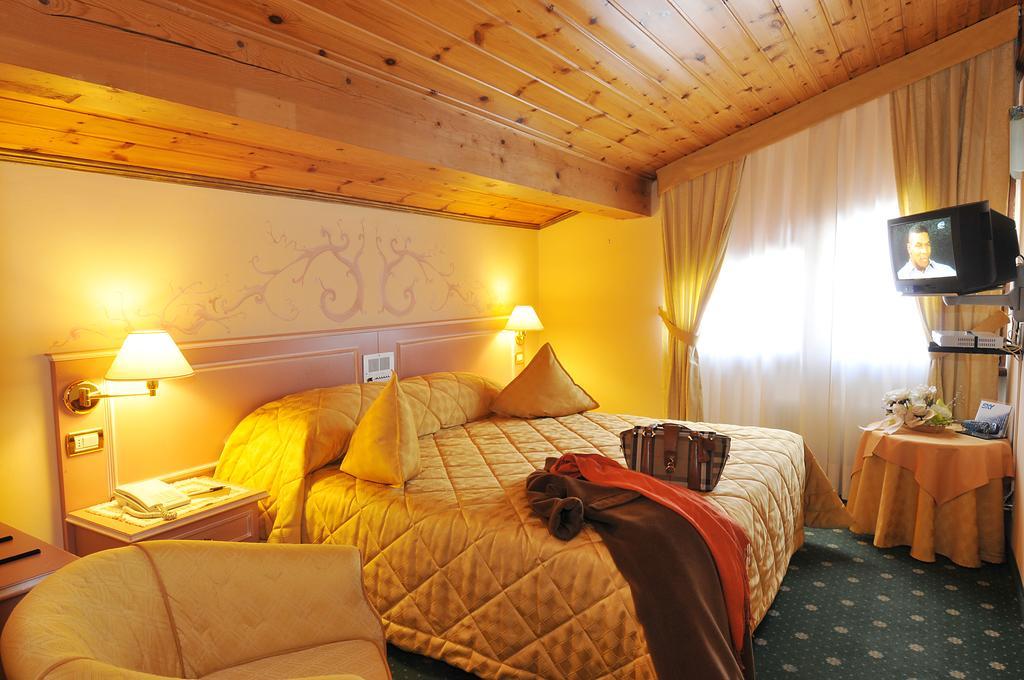Hotel Miramonti Madonna di Campiglio Exterior photo